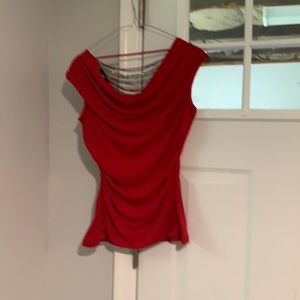 Dos blusas color rojo tamaño S por $30